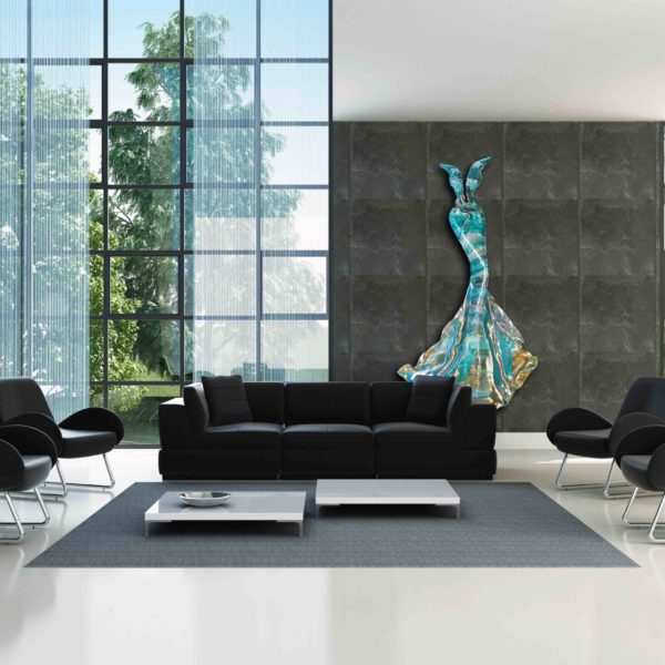 Wandskulptur von Mercedes und Franziska Welte_blaues Kleid aus Karbon und Harz_Carbon Couture_Interior Design | Nonos